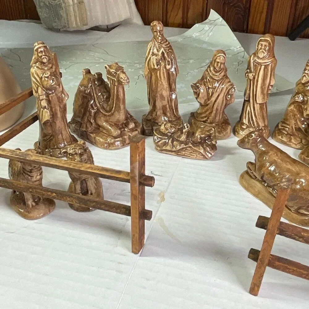 VTG 1973 Byron Mold Nativity Scene 12 pieces. Hand painted .